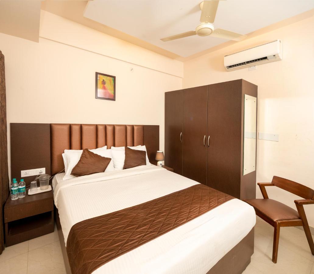 Hotel Balinova Bangalore Exteriör bild